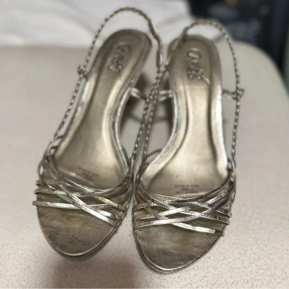 Carlos Santana strappy sandals champagne color perfect to wear to weddings - Picture 2 of 8